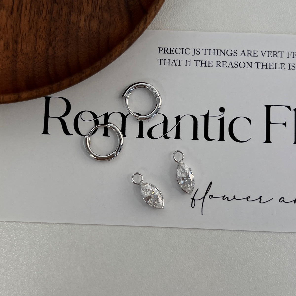 Pendientes de aro de moissanitas 2 ct en plata