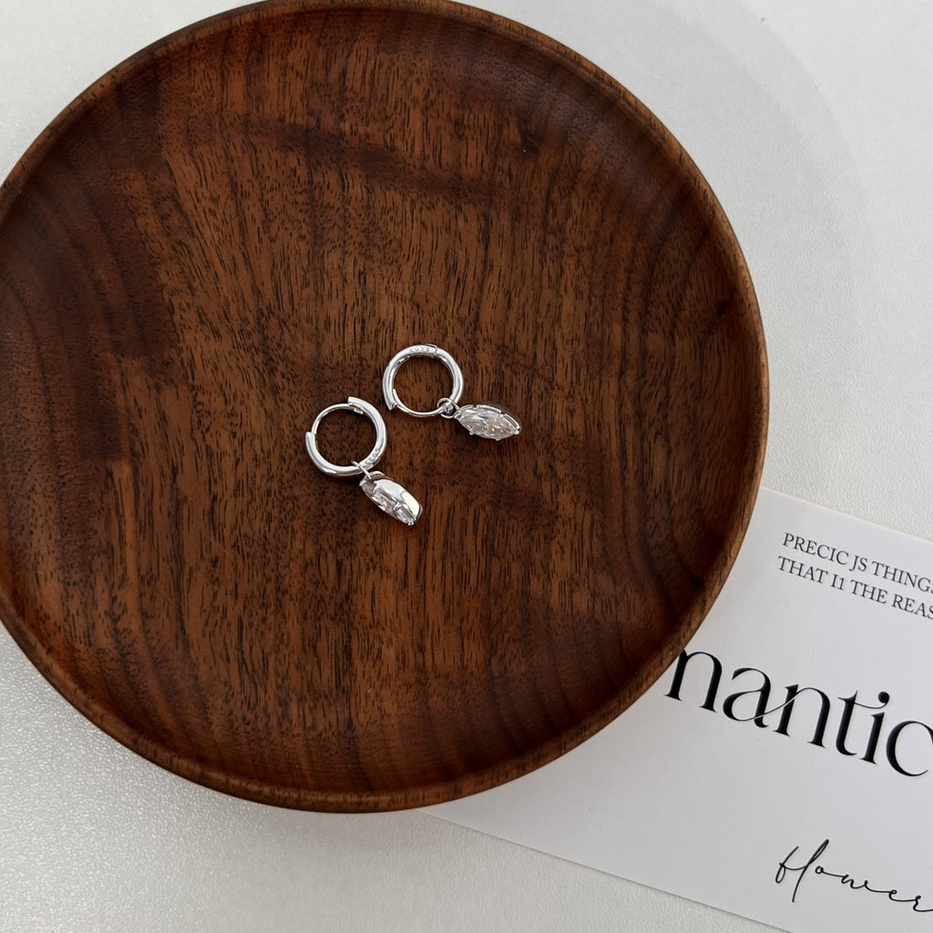 Pendientes de aro de moissanitas 2 ct en plata