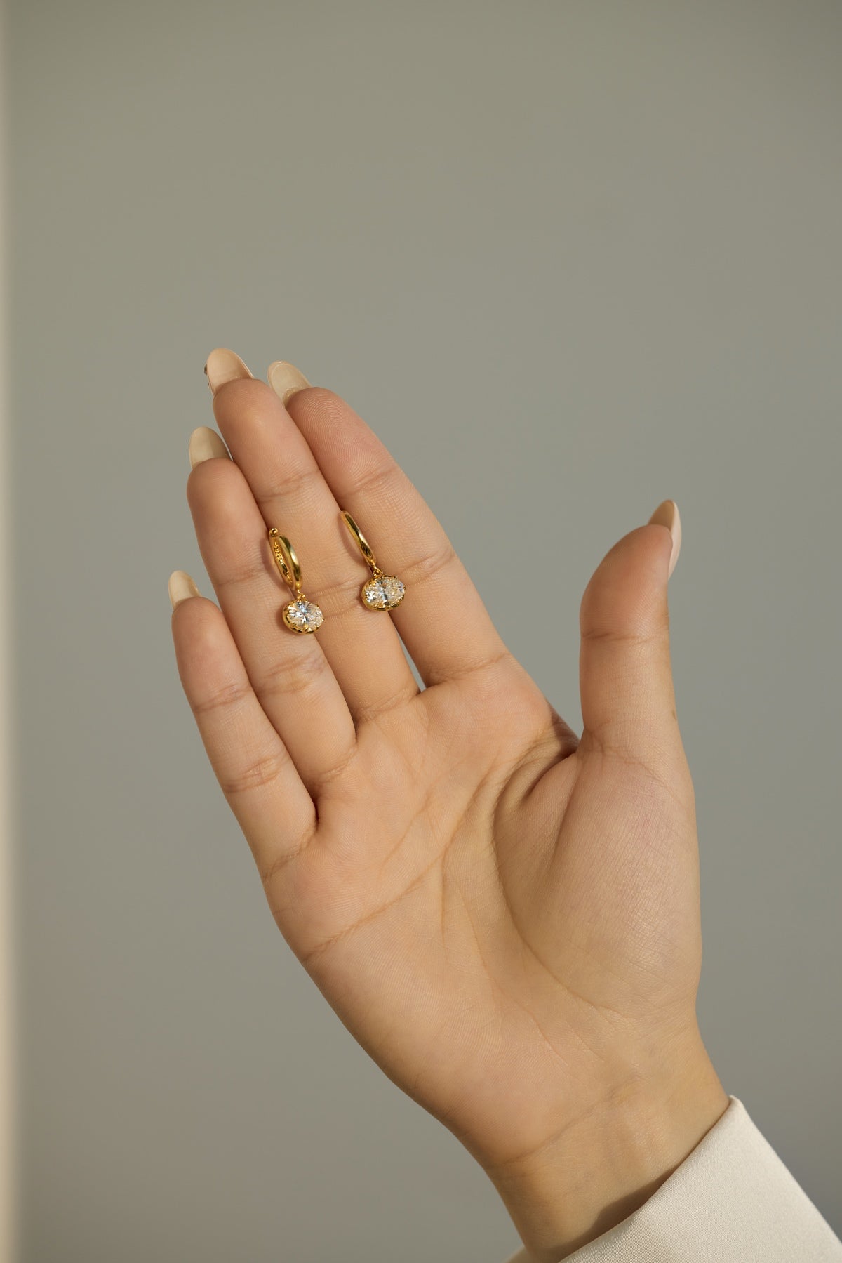 Pendientes de aro de moissanita y circonitas 3 ct en plata