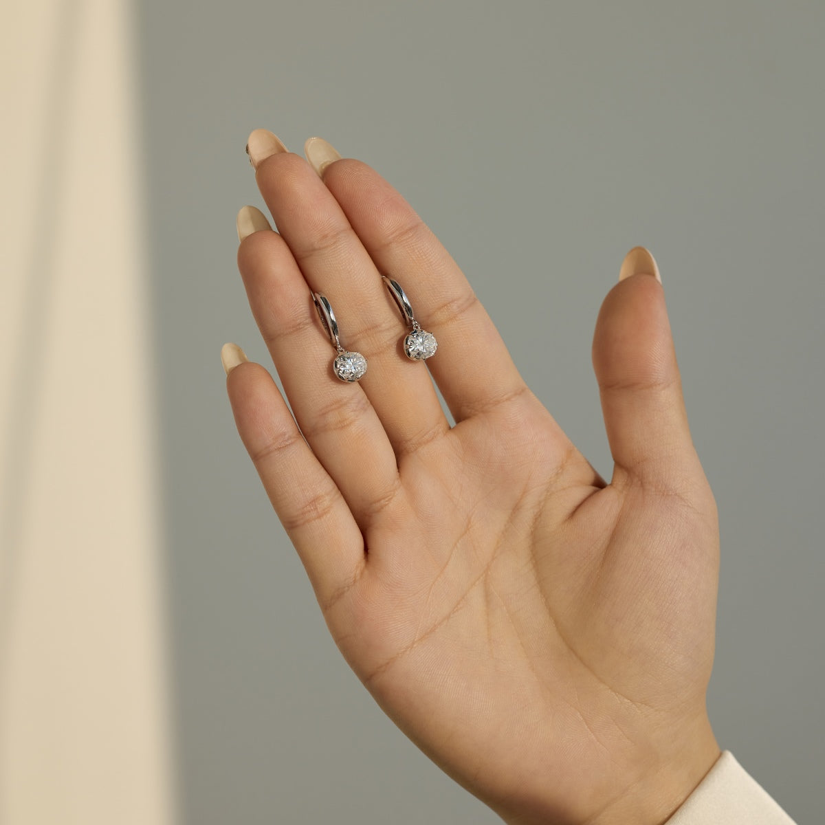 Pendientes de aro de moissanita y circonitas 3 ct en plata