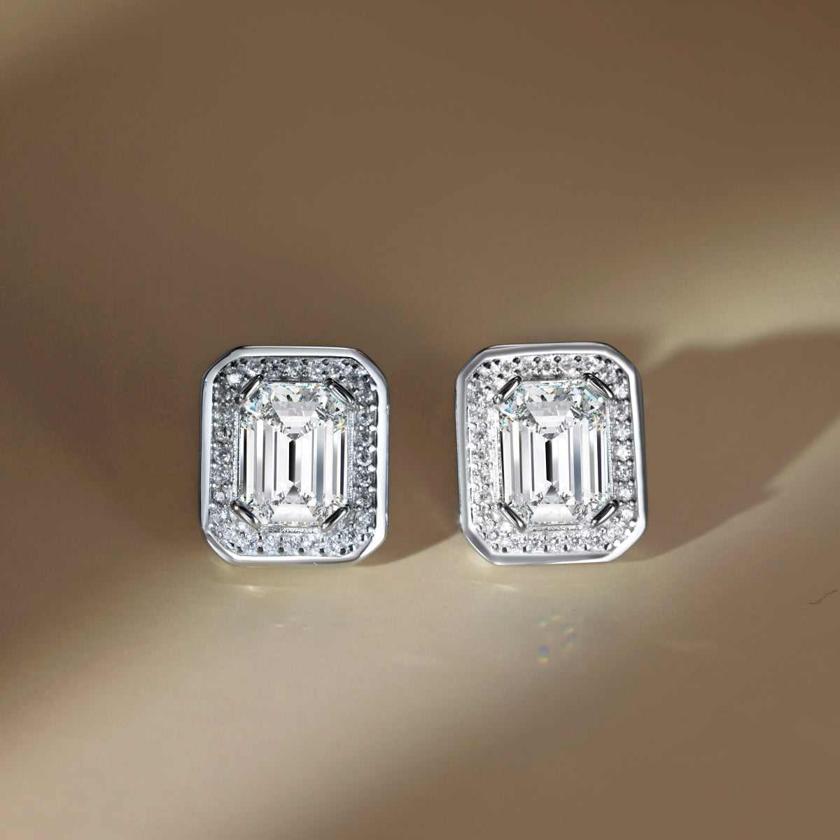 Pendientes de halo de moissanitas 4 ct en plata
