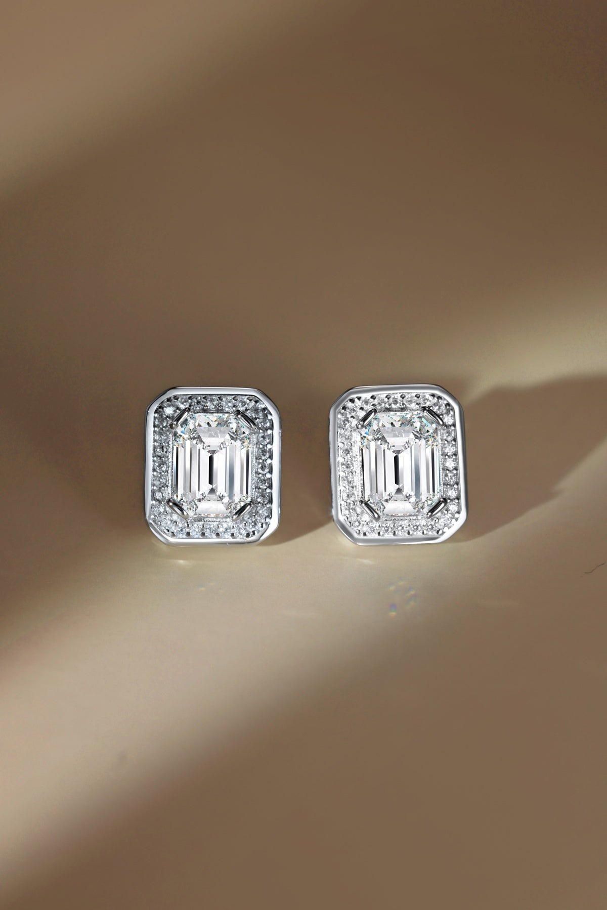 Pendientes de halo de moissanitas 4 ct en plata