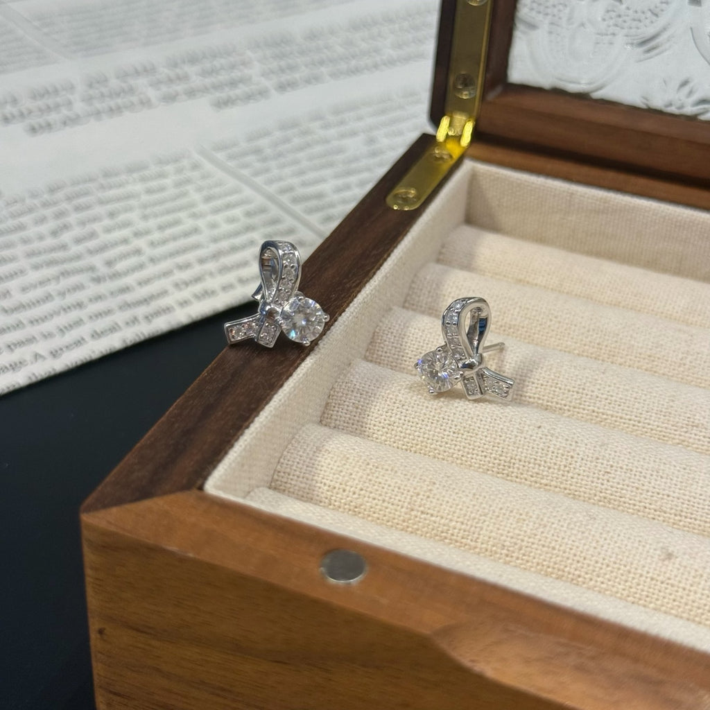 Pendientes de lazo de moissanitas 1,392 ct en plata