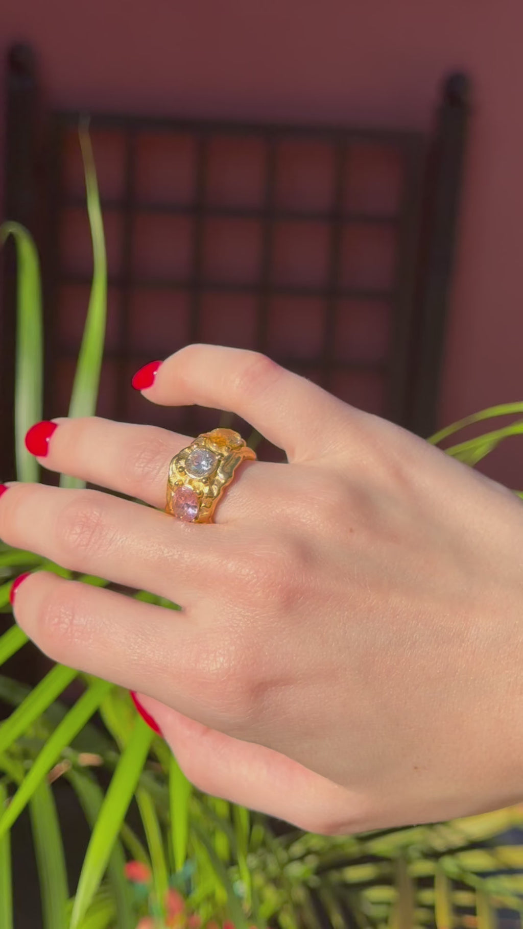 Anillo Relieve Prisma Dorado