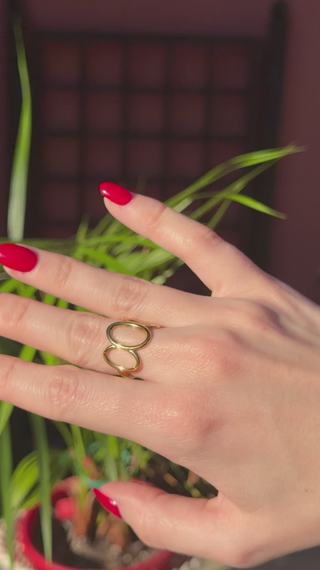 Anillo Corona Óvalo Dorado